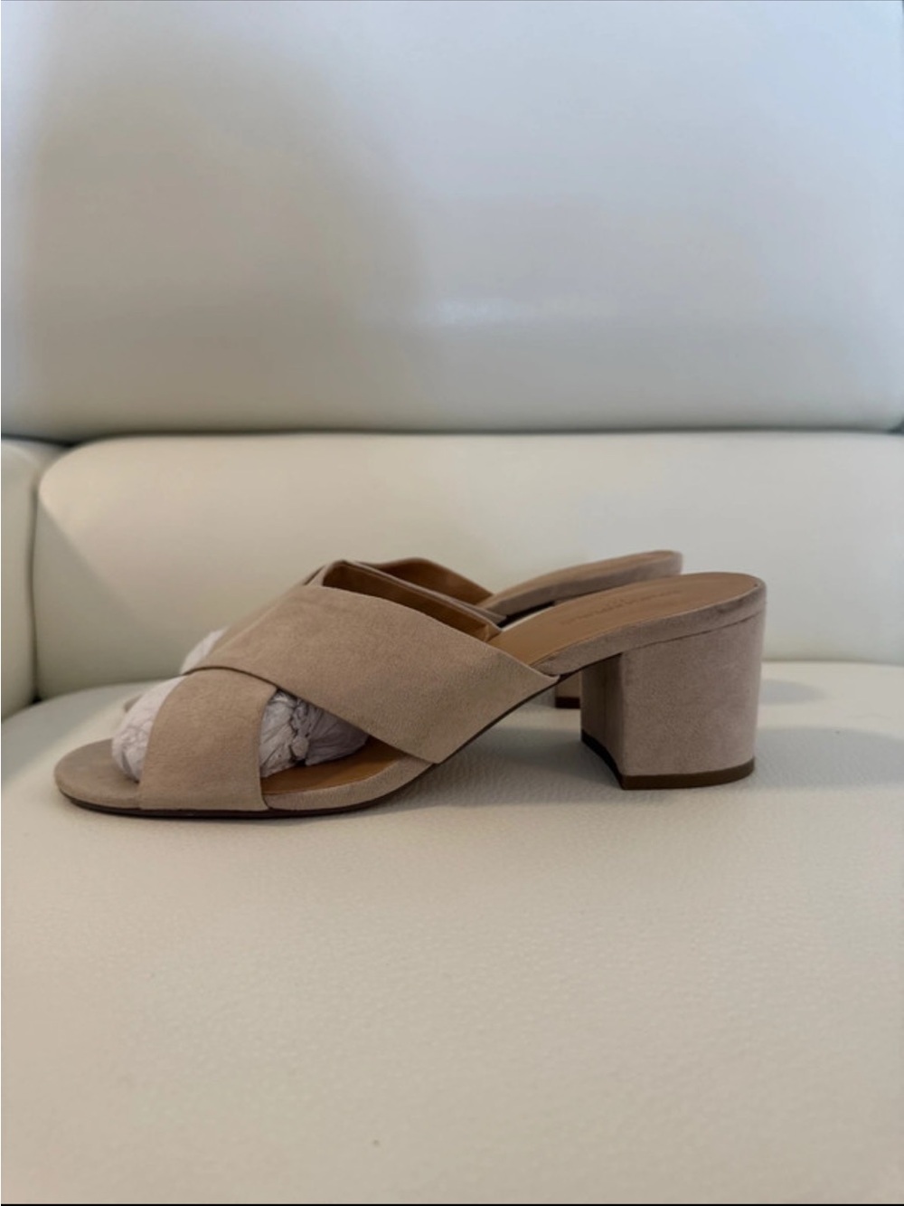 BANANA REPUBLIC SUEDE CRISSCROSS BLOCK HEEL SANDAL - BEIGE